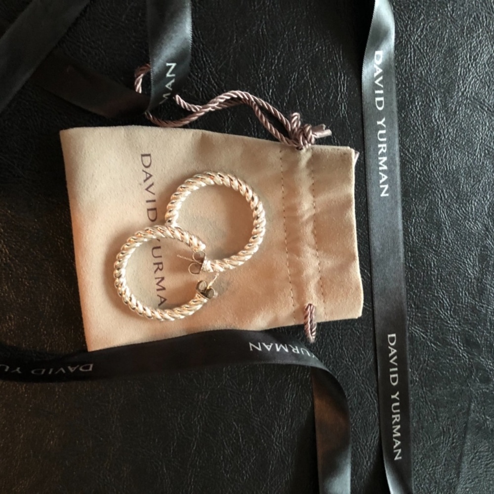 David Yurman Classic Hoops - Picture 5 of 6